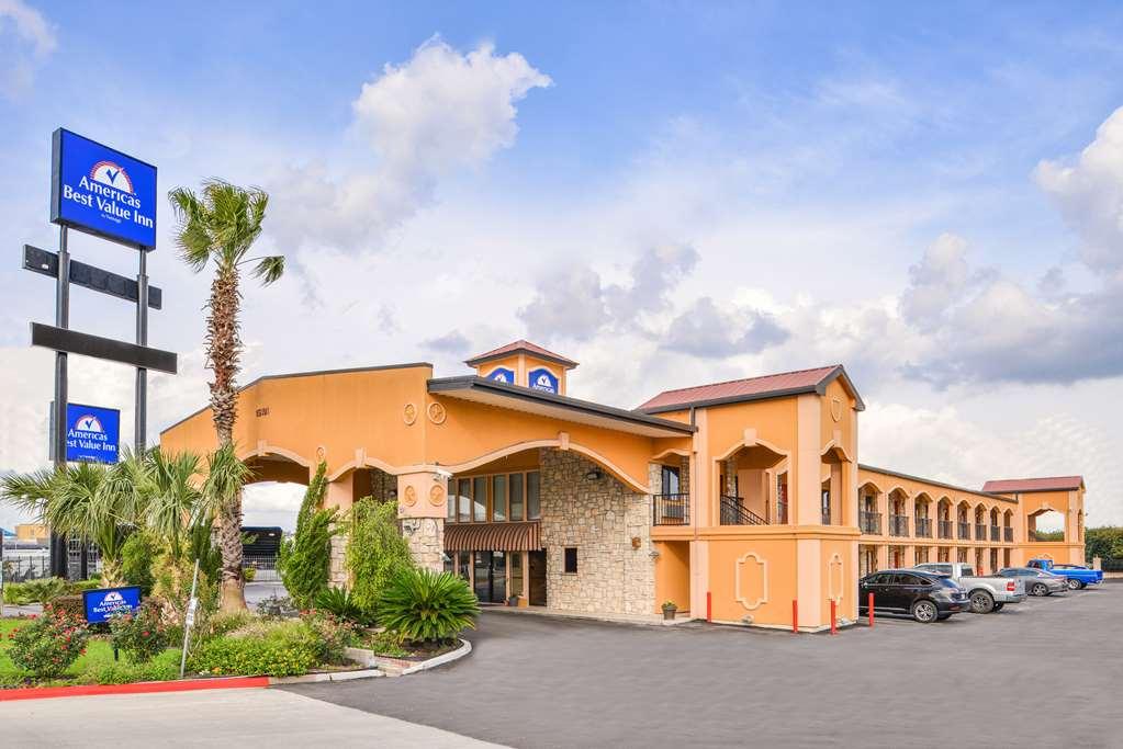 Americas Best Value Inn Buda Exterior foto