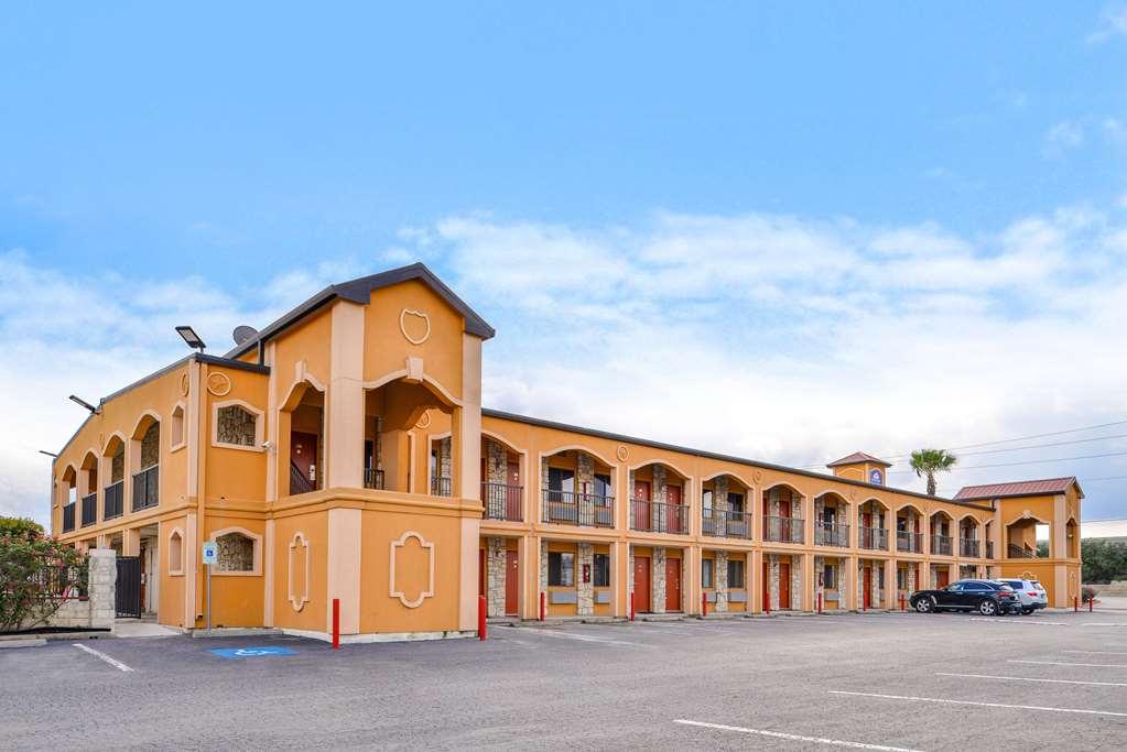 Americas Best Value Inn Buda Exterior foto