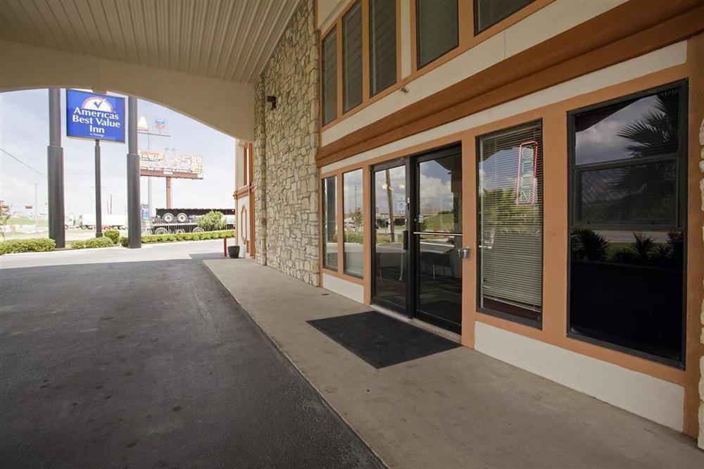 Americas Best Value Inn Buda Exterior foto