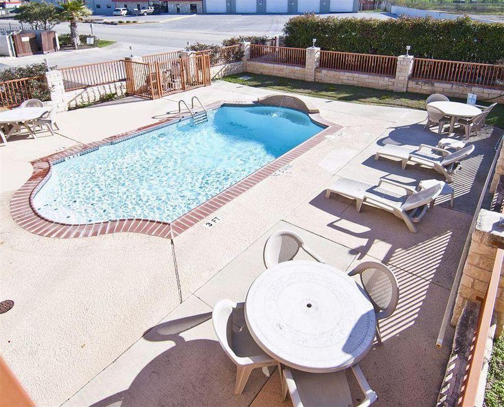 Americas Best Value Inn Buda Facilidades foto