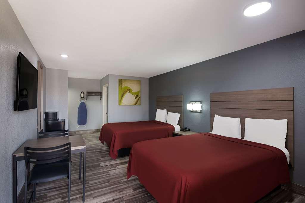 Americas Best Value Inn Buda Habitación foto