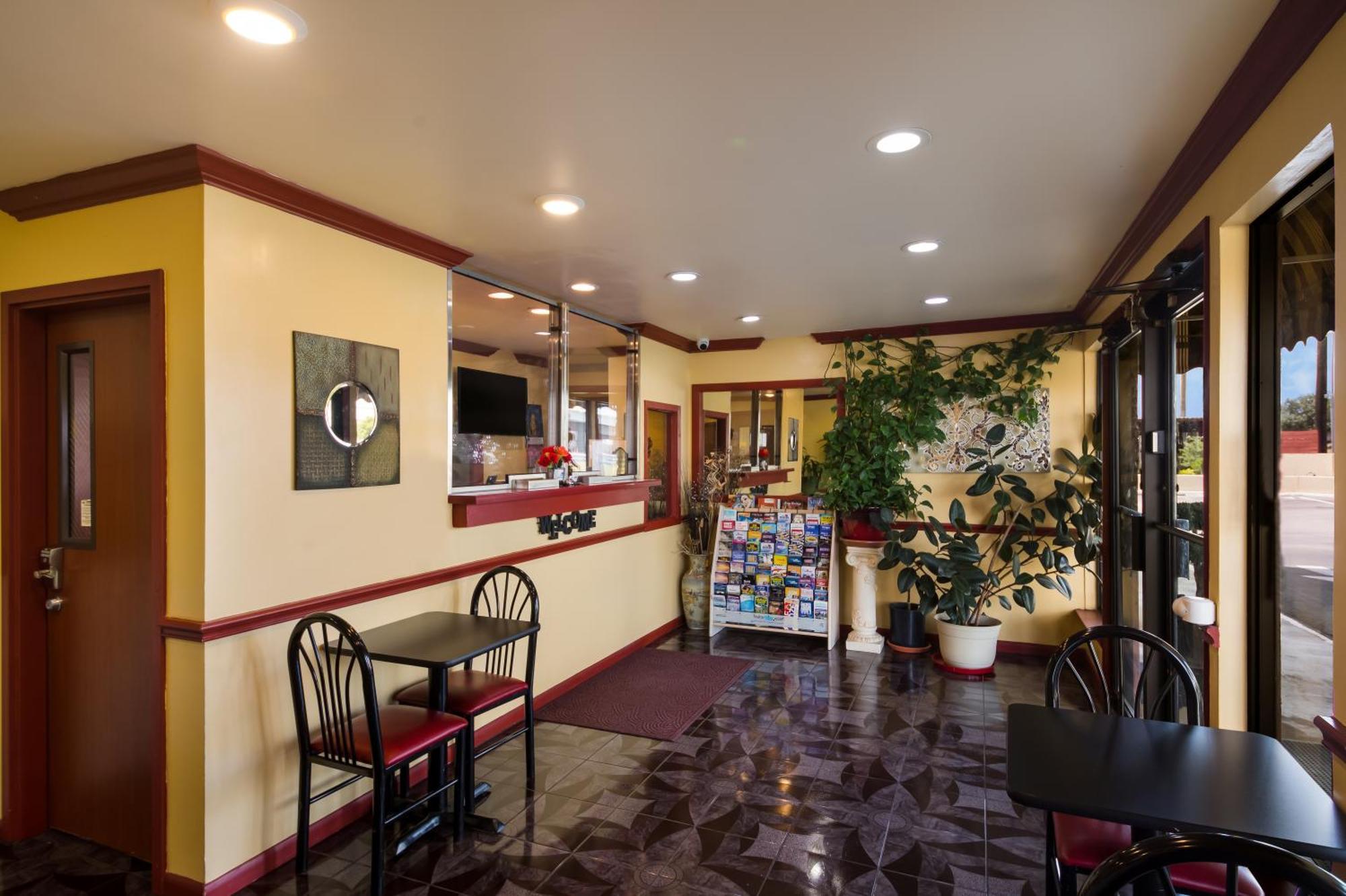 Americas Best Value Inn Buda Exterior foto
