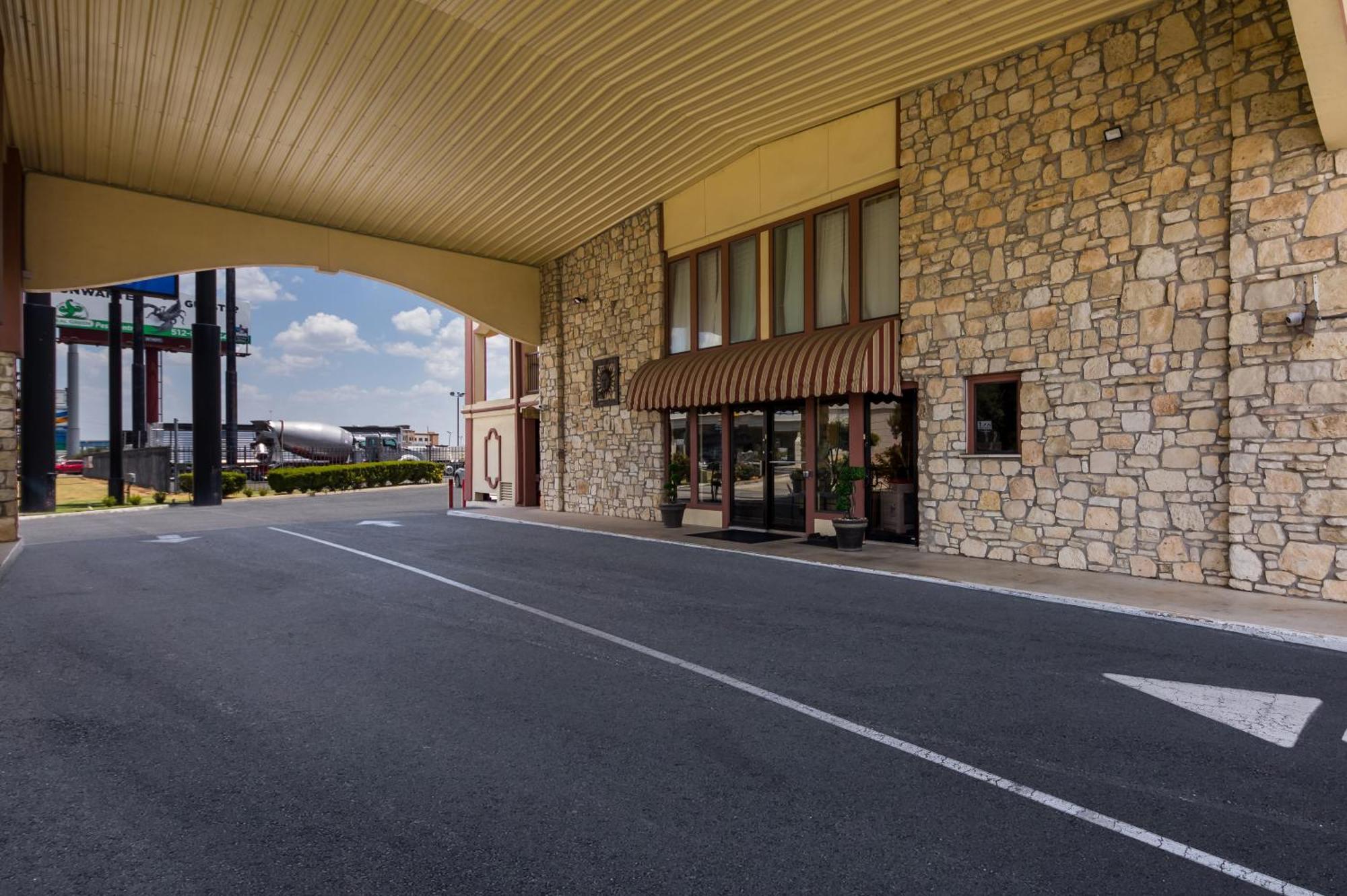 Americas Best Value Inn Buda Exterior foto