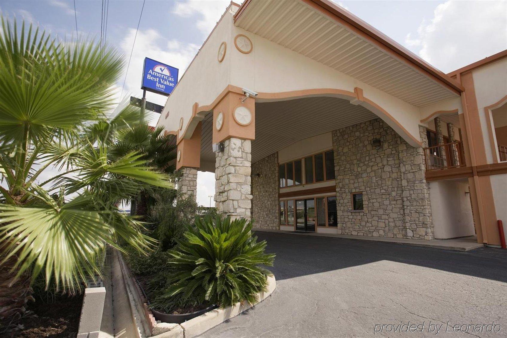 Americas Best Value Inn Buda Exterior foto