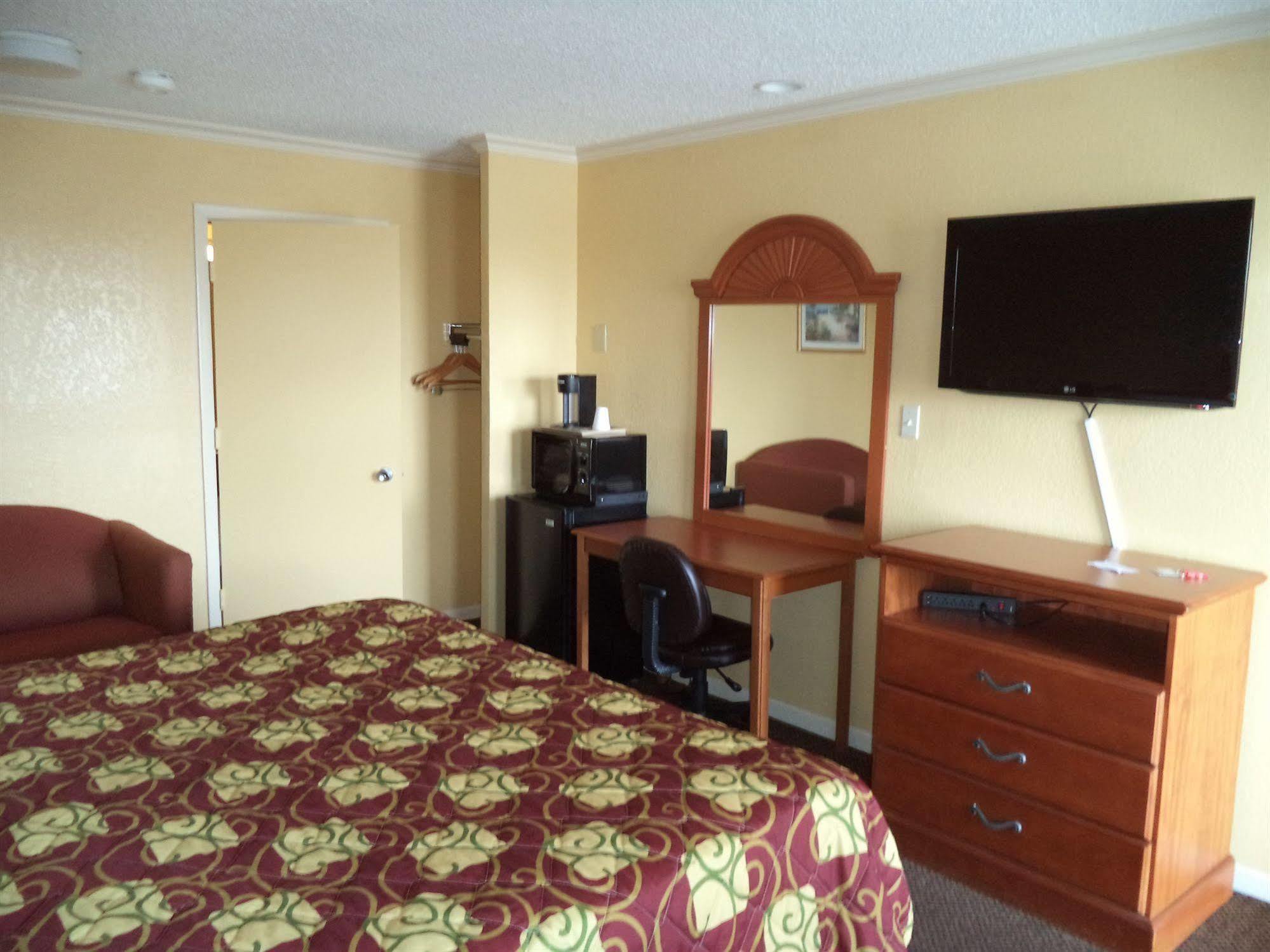 Americas Best Value Inn Buda Exterior foto